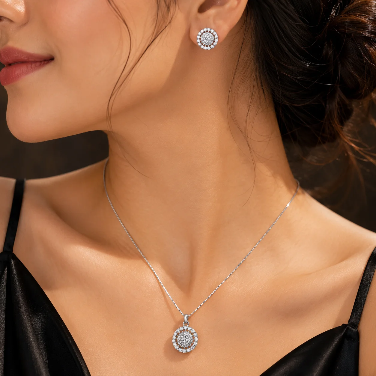 Radiant Circle Anti‑Tarnish Pendant Set - Image 2