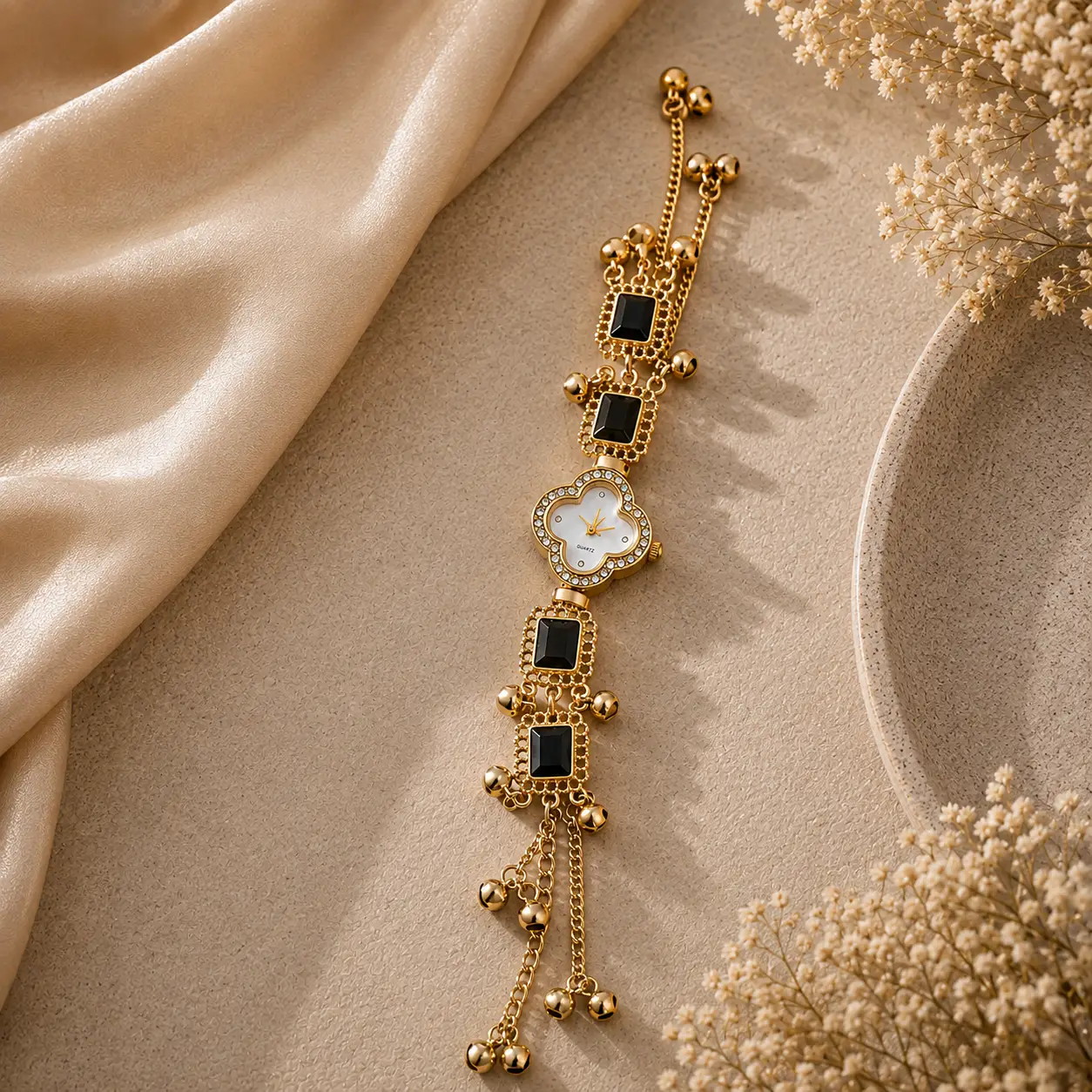 Clover Charm Anti‑Tarnish Gold Watch